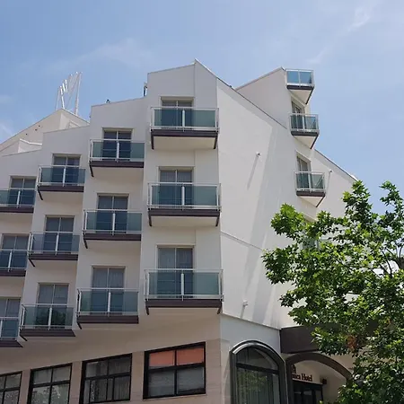 Mediterranea Lägenhetshotell 3*