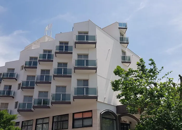 Mediterranea Lägenhetshotell 3*